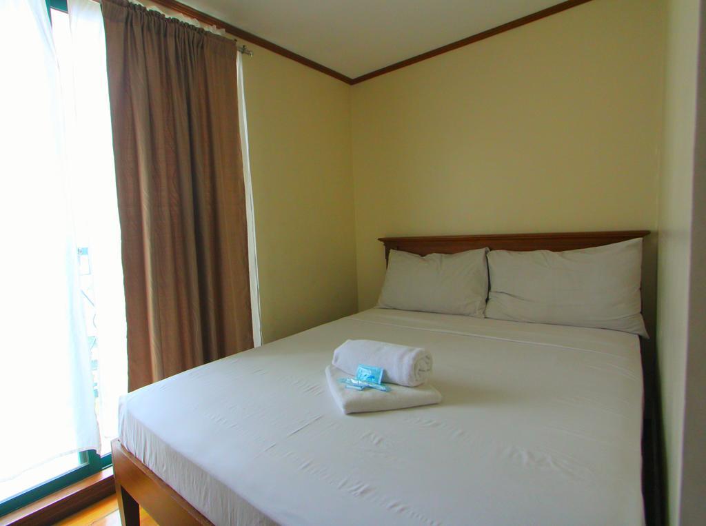 Isabelle Royale Makati Hotel Makati City Kamer foto