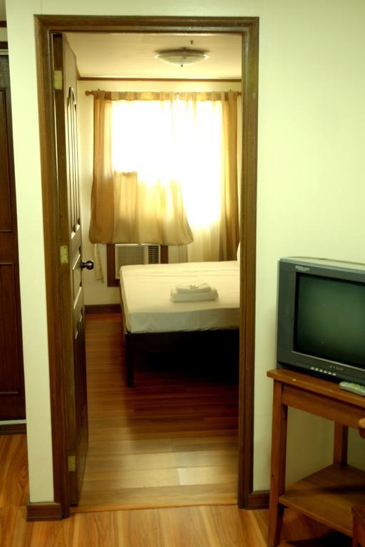 Isabelle Royale Makati Hotel Makati City Buitenkant foto