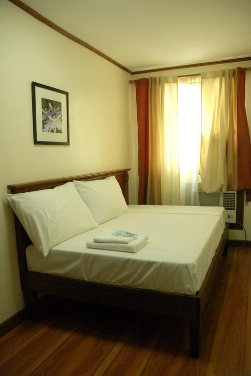 Isabelle Royale Makati Hotel Makati City Buitenkant foto